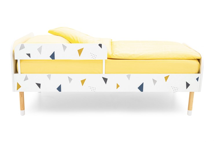 Кроватка Stumpa Классика "Треугольники желтый, синий" в Петропавловске-Камчатском - изображение 1