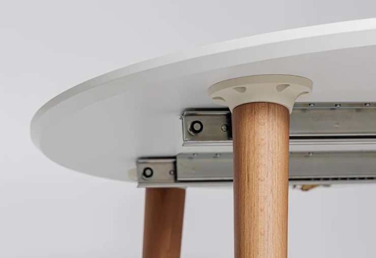 Кухонный стол круглый Белая Эмаль д. 100 см МДФ ножки светлый орех в Петропавловске-Камчатском - изображение 3