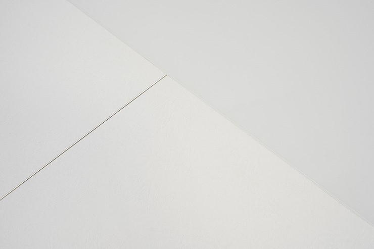Обеденный раздвижной стол Сальвадор-1G (ноги белые, стекло cristal/белый цемент) в Петропавловске-Камчатском - изображение 6