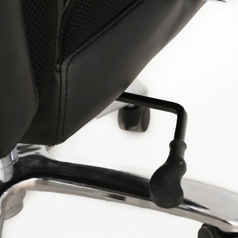Офисное кресло Brabix Premium Bomer HD-007 (рециклированная кожа, хром, черное) 531939 в Петропавловске-Камчатском - изображение 5